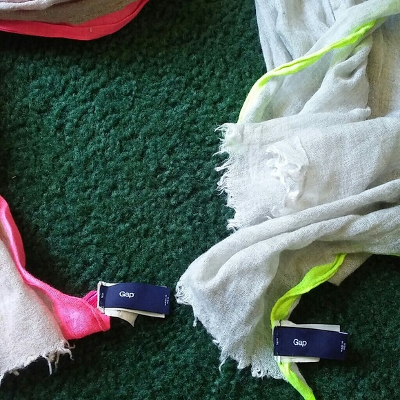 Gap Scarves (pair) - Picture 2 of 3
